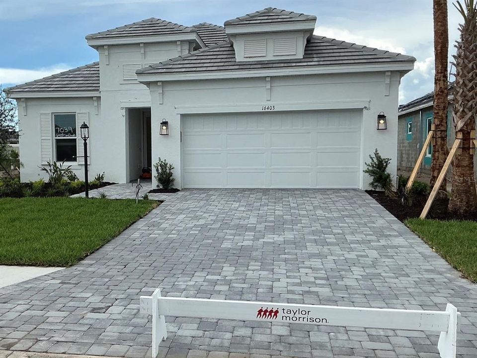 Recently Sold: $1,033,894 (3 beds, 3 baths, 2405 Square Feet)