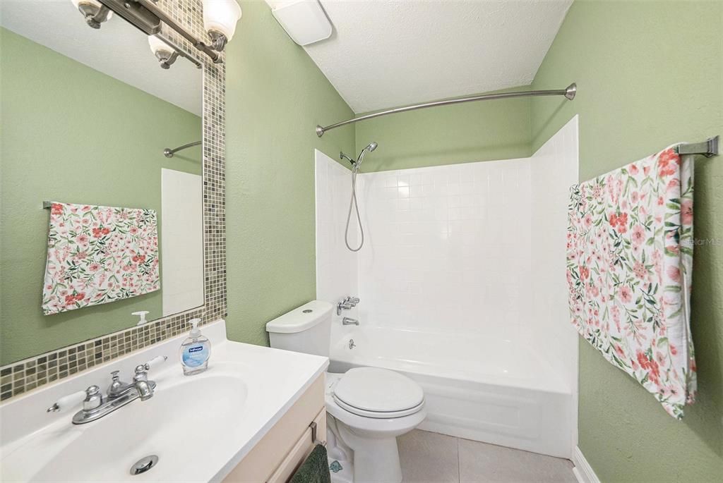 For Sale: $155,000 (1 beds, 1 baths, 644 Square Feet)