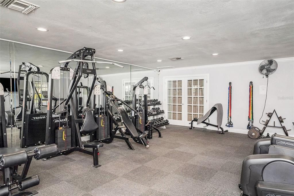 For Sale: $155,000 (1 beds, 1 baths, 644 Square Feet)