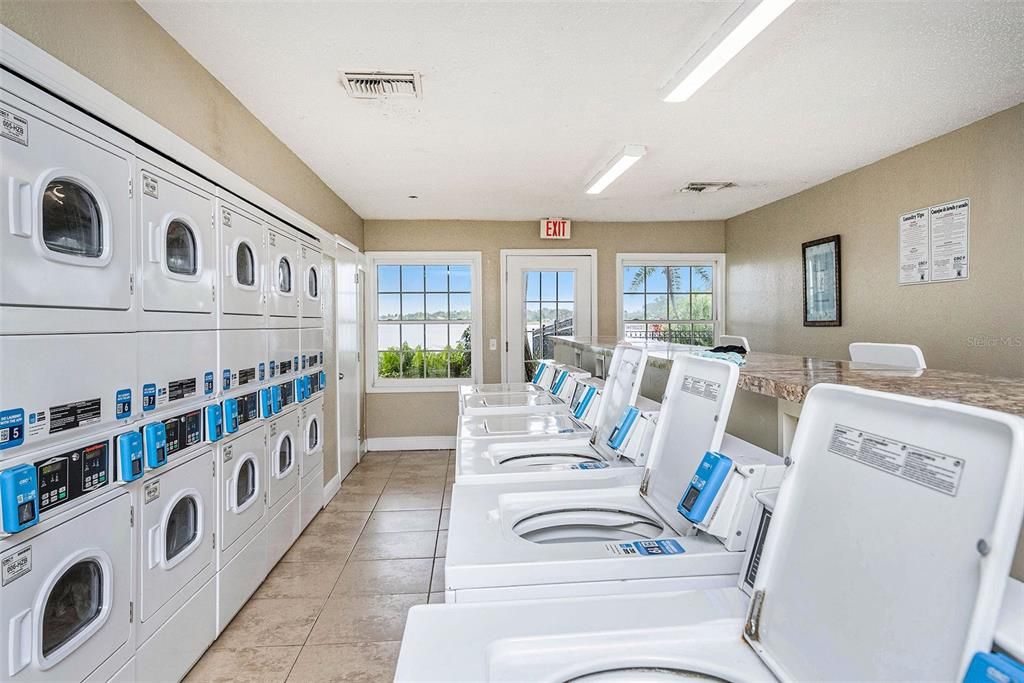 For Sale: $155,000 (1 beds, 1 baths, 644 Square Feet)