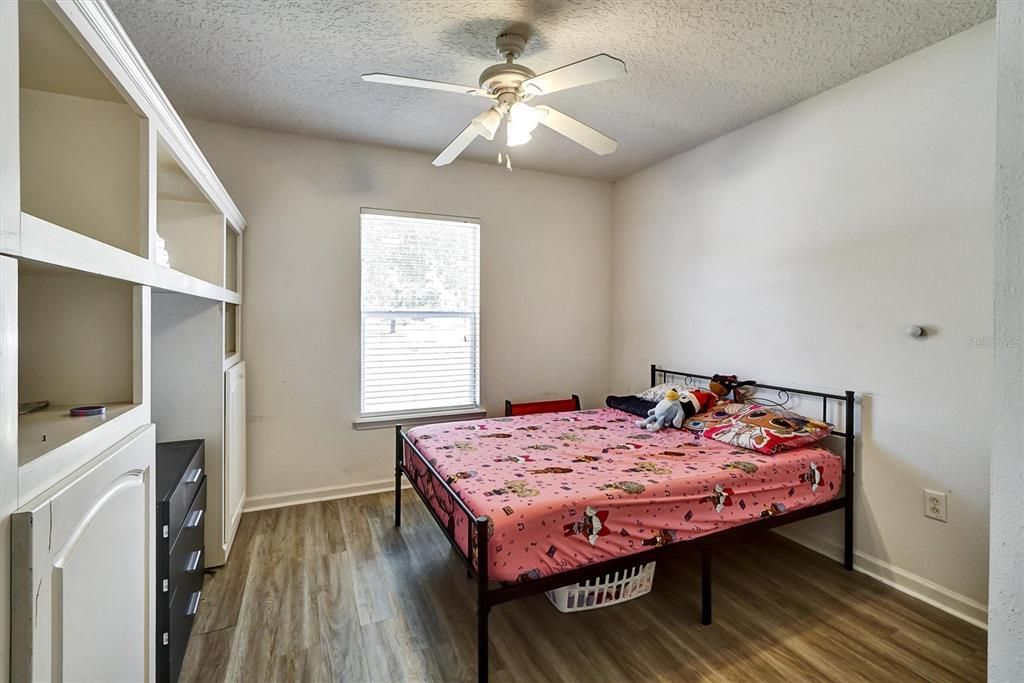 Active With Contract: $285,000 (3 beds, 2 baths, 1708 Square Feet)