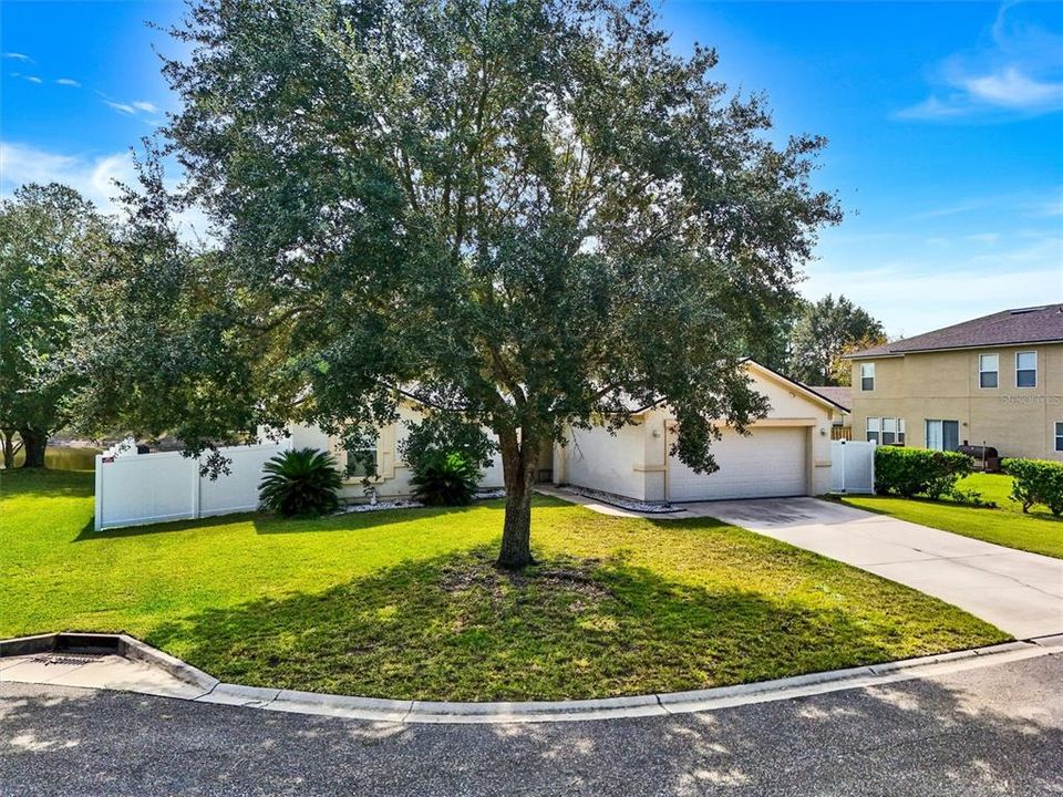 Active With Contract: $285,000 (3 beds, 2 baths, 1708 Square Feet)