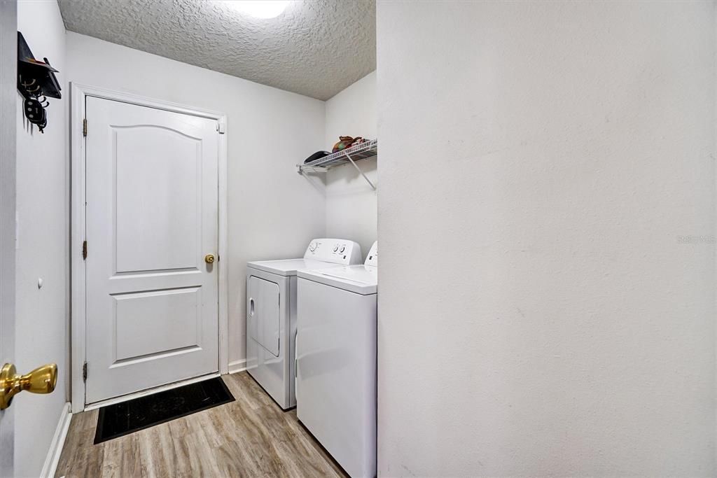 Active With Contract: $285,000 (3 beds, 2 baths, 1708 Square Feet)