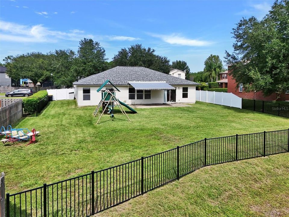 Active With Contract: $285,000 (3 beds, 2 baths, 1708 Square Feet)