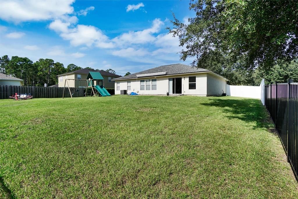 Active With Contract: $285,000 (3 beds, 2 baths, 1708 Square Feet)