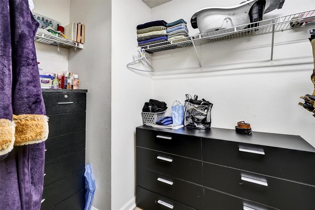 Active With Contract: $285,000 (3 beds, 2 baths, 1708 Square Feet)