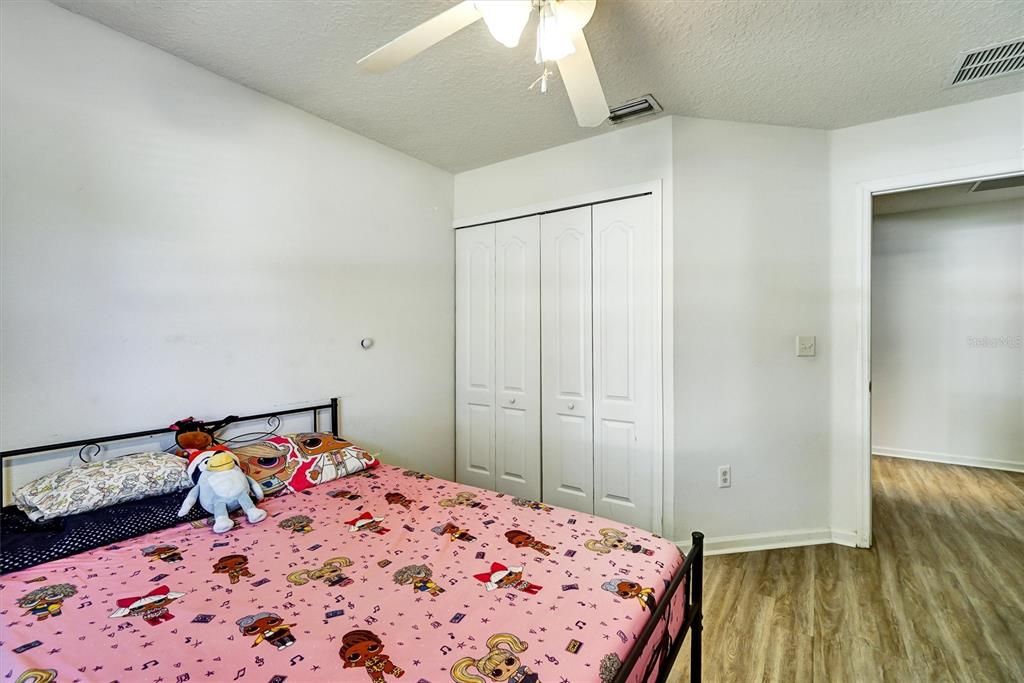 Active With Contract: $285,000 (3 beds, 2 baths, 1708 Square Feet)