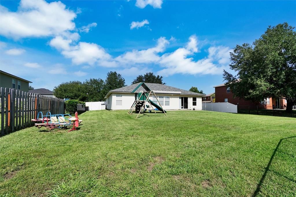 Active With Contract: $285,000 (3 beds, 2 baths, 1708 Square Feet)