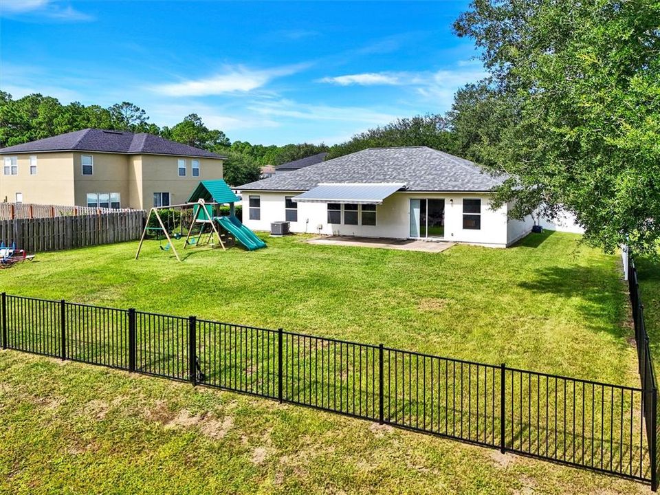 Active With Contract: $285,000 (3 beds, 2 baths, 1708 Square Feet)