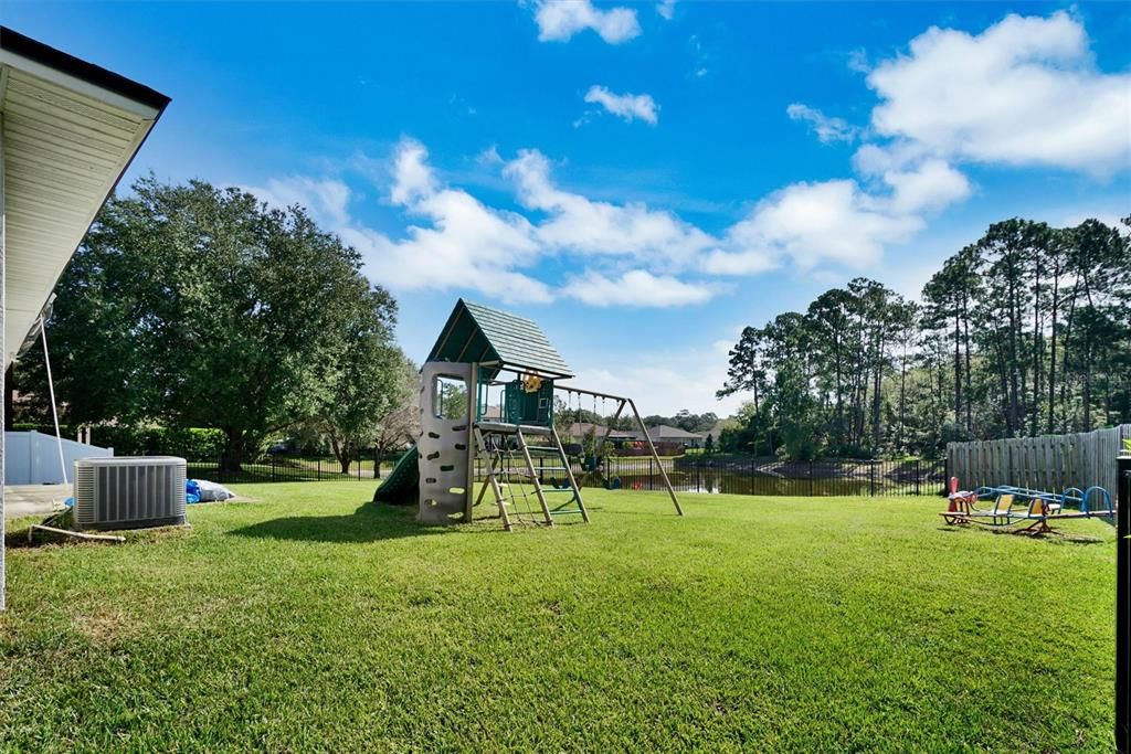 Active With Contract: $285,000 (3 beds, 2 baths, 1708 Square Feet)