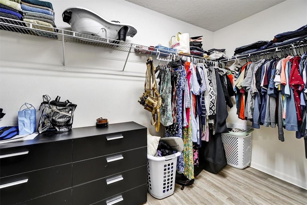 Active With Contract: $285,000 (3 beds, 2 baths, 1708 Square Feet)