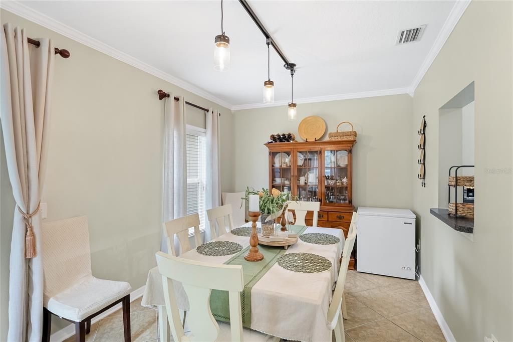 待售: $270,000 (3 贝兹, 2 浴室, 1604 平方英尺)