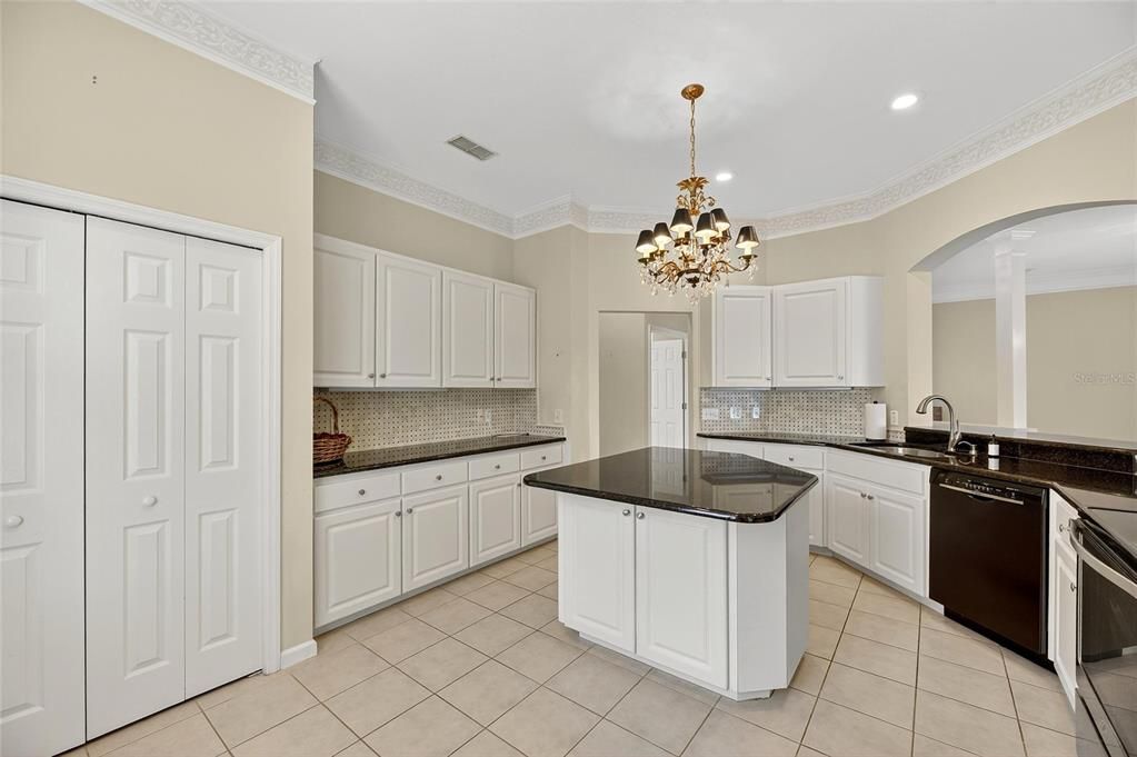 待售: $529,000 (3 贝兹, 2 浴室, 2352 平方英尺)