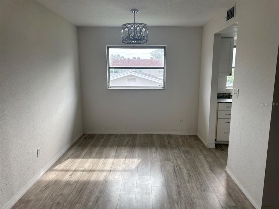 Active With Contract: $115,000 (2 beds, 2 baths, 890 Square Feet)