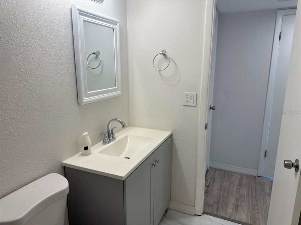 Active With Contract: $115,000 (2 beds, 2 baths, 890 Square Feet)