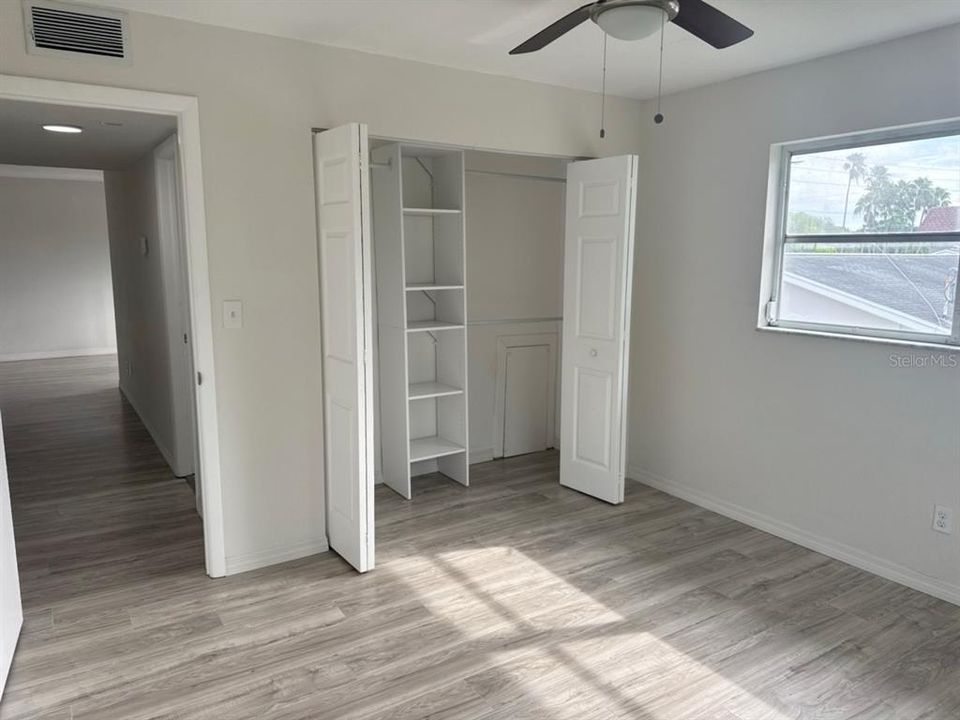 Active With Contract: $115,000 (2 beds, 2 baths, 890 Square Feet)