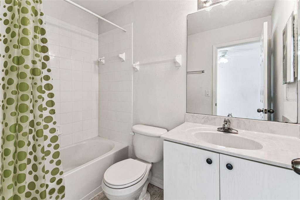 For Sale: $219,500 (2 beds, 2 baths, 1340 Square Feet)