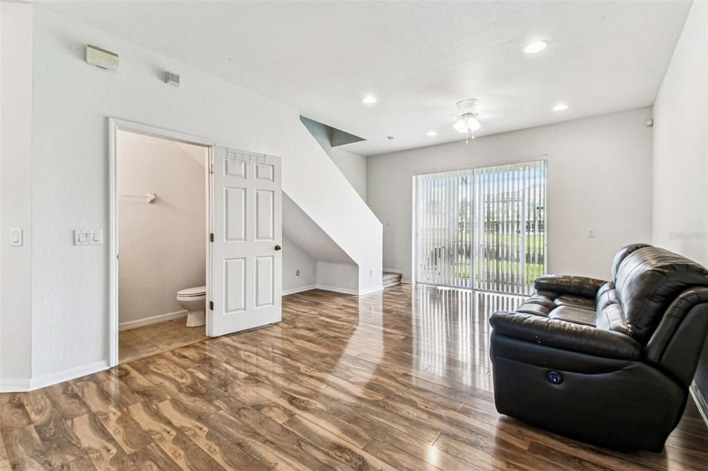 For Sale: $219,500 (2 beds, 2 baths, 1340 Square Feet)