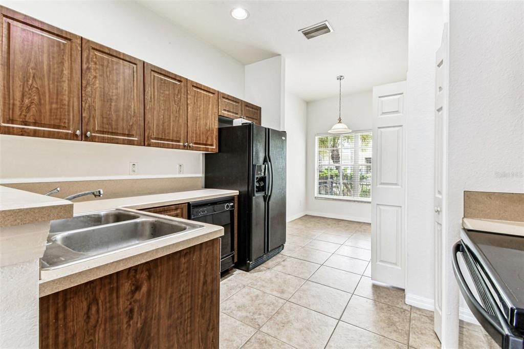 For Sale: $219,500 (2 beds, 2 baths, 1340 Square Feet)