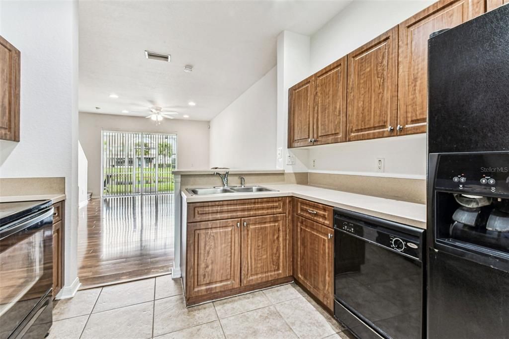 For Sale: $219,500 (2 beds, 2 baths, 1340 Square Feet)