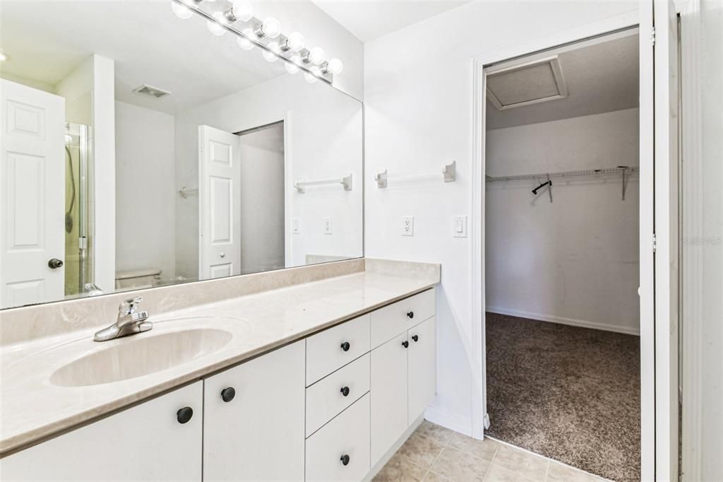 For Sale: $219,500 (2 beds, 2 baths, 1340 Square Feet)