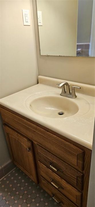 For Sale: $359,000 (3 beds, 2 baths, 1245 Square Feet)