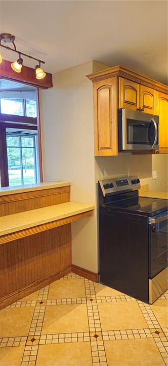 For Sale: $359,000 (3 beds, 2 baths, 1245 Square Feet)