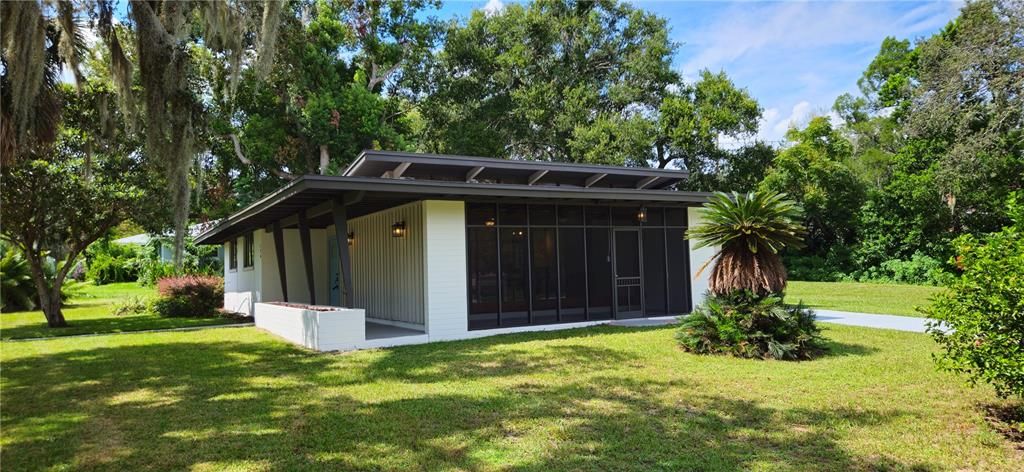 For Sale: $359,000 (3 beds, 2 baths, 1245 Square Feet)