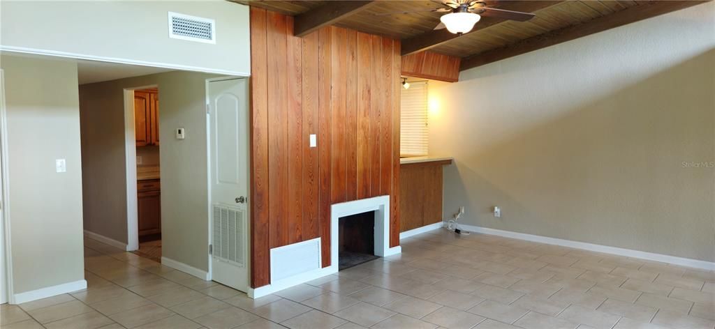 For Sale: $359,000 (3 beds, 2 baths, 1245 Square Feet)