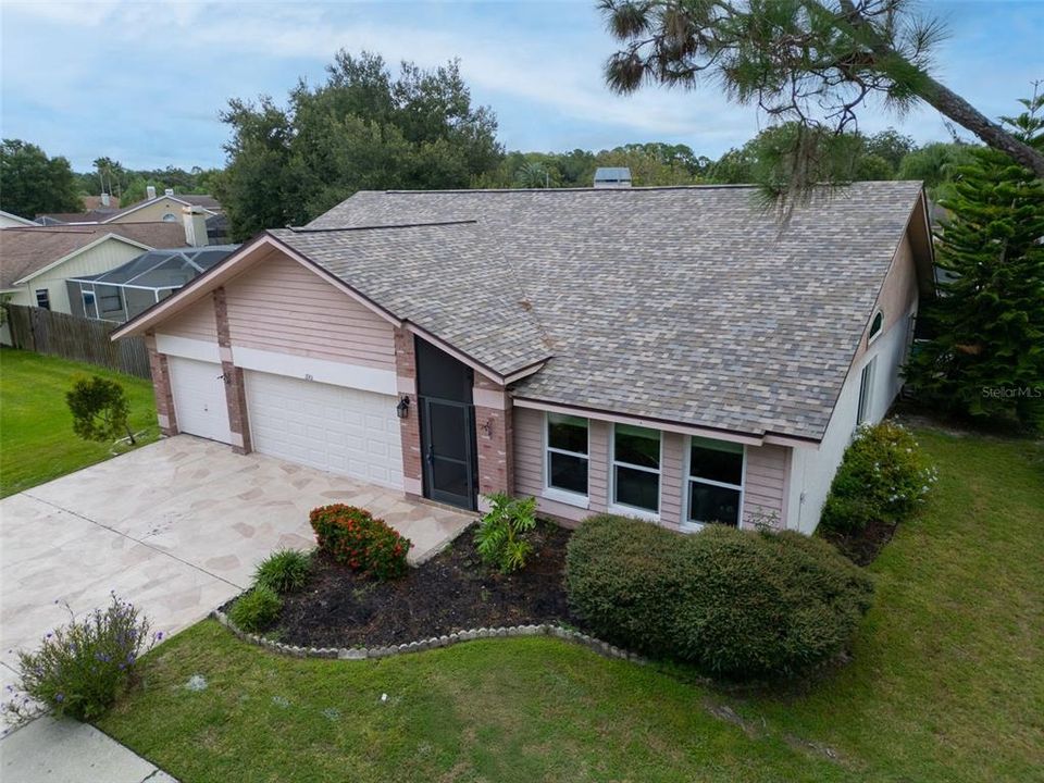 合同活跃: $600,000 (3 贝兹, 2 浴室, 2039 平方英尺)