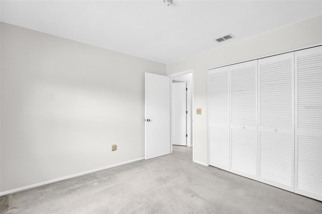 合同活跃: $600,000 (3 贝兹, 2 浴室, 2039 平方英尺)