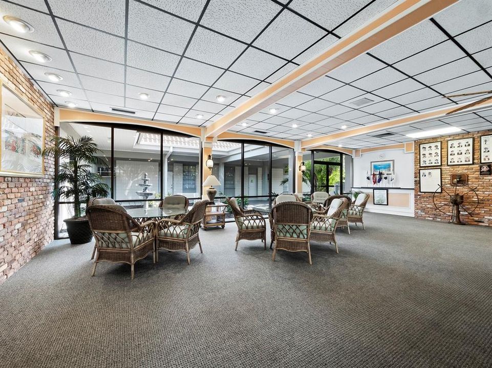 Active With Contract: $365,000 (1 beds, 1 baths, 837 Square Feet)