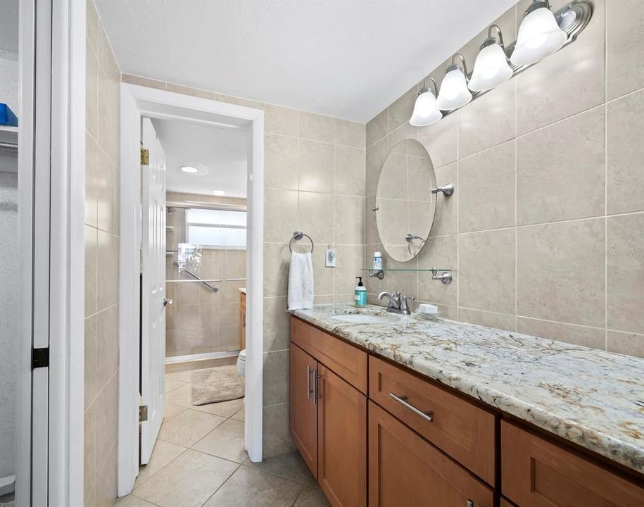 Active With Contract: $365,000 (1 beds, 1 baths, 837 Square Feet)