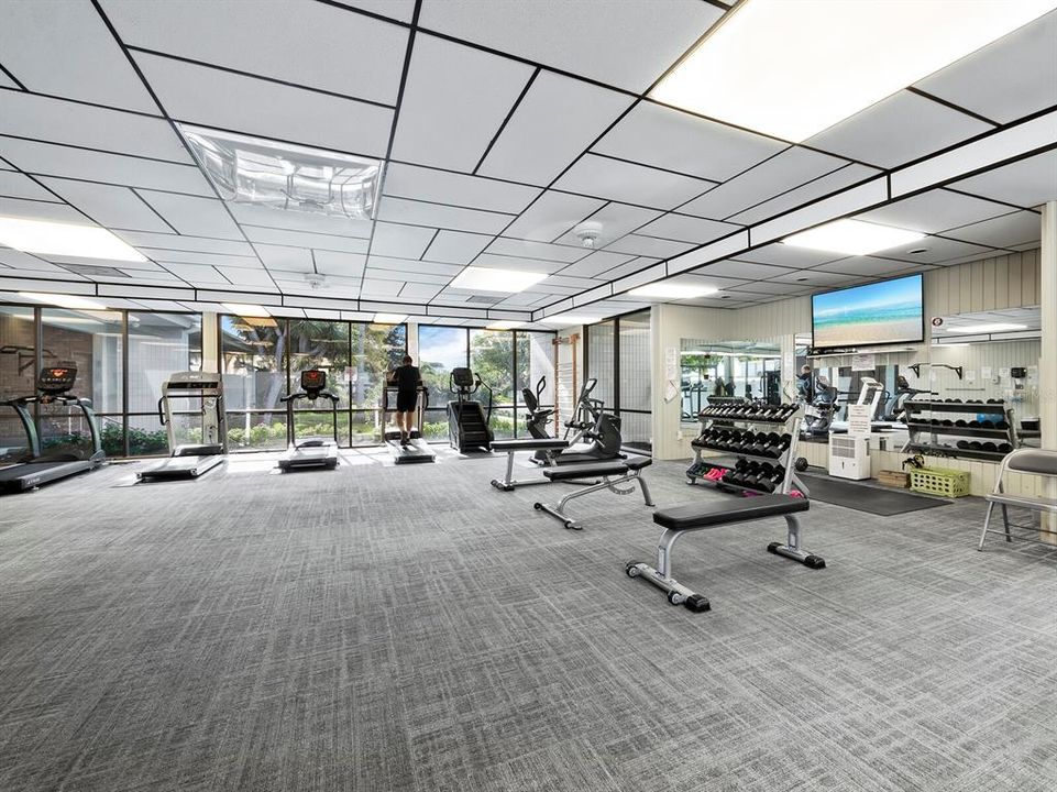 Active With Contract: $365,000 (1 beds, 1 baths, 837 Square Feet)