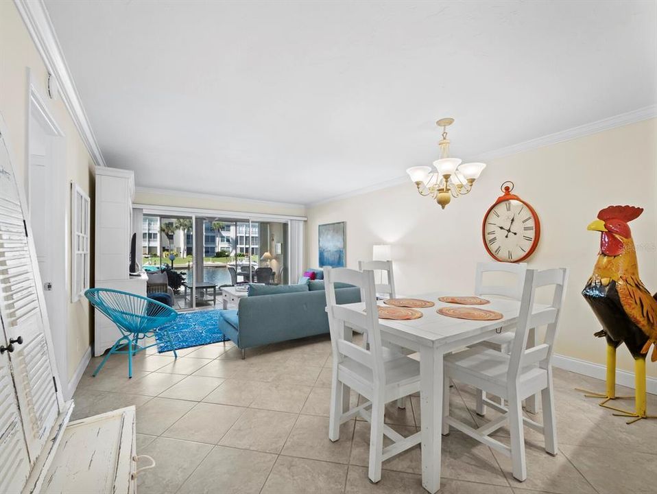 Active With Contract: $365,000 (1 beds, 1 baths, 837 Square Feet)