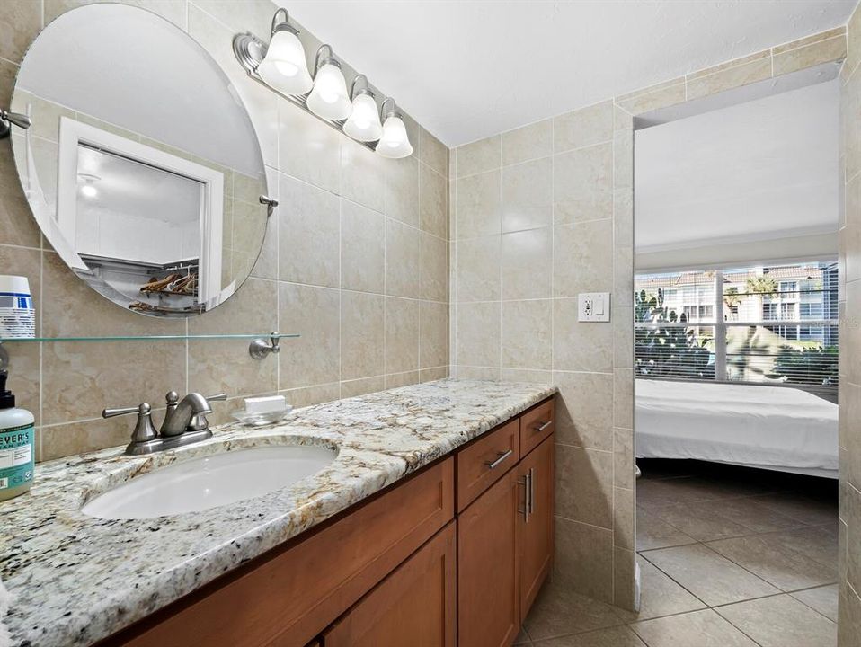 Active With Contract: $365,000 (1 beds, 1 baths, 837 Square Feet)