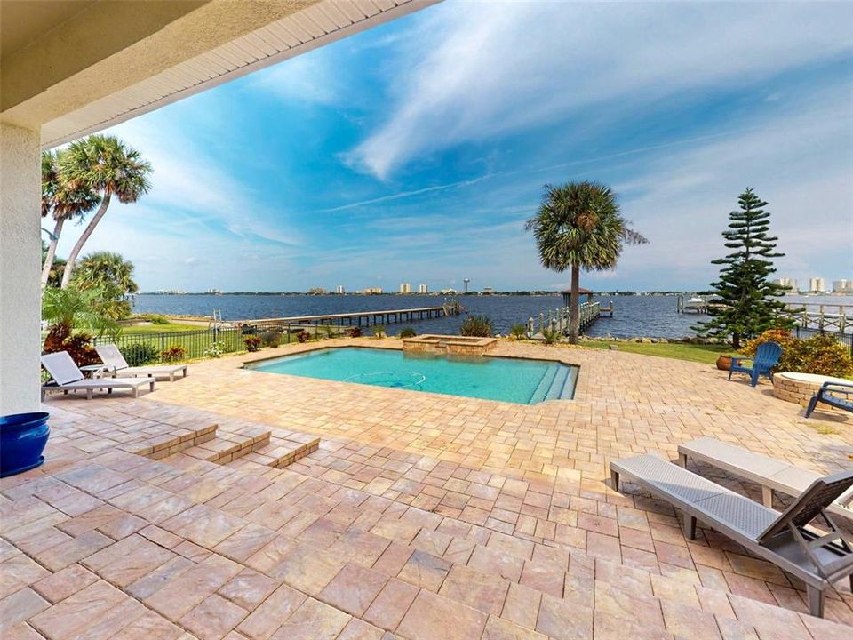 For Sale: $1,595,000 (3 beds, 3 baths, 2605 Square Feet)