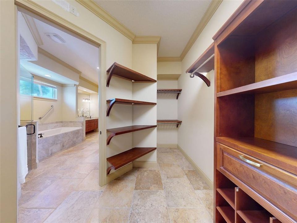 For Sale: $1,595,000 (3 beds, 3 baths, 2605 Square Feet)