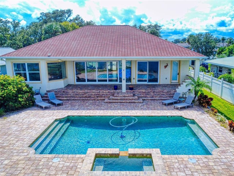 For Sale: $1,595,000 (3 beds, 3 baths, 2605 Square Feet)