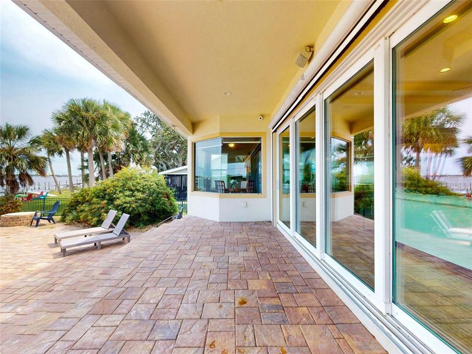 For Sale: $1,595,000 (3 beds, 3 baths, 2605 Square Feet)