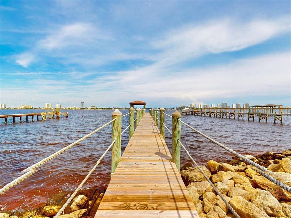 For Sale: $1,595,000 (3 beds, 3 baths, 2605 Square Feet)