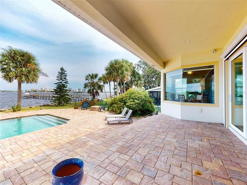 For Sale: $1,595,000 (3 beds, 3 baths, 2605 Square Feet)