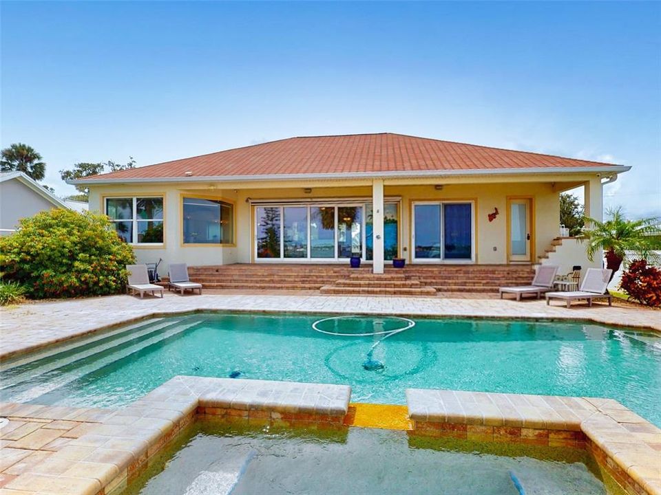 For Sale: $1,595,000 (3 beds, 3 baths, 2605 Square Feet)