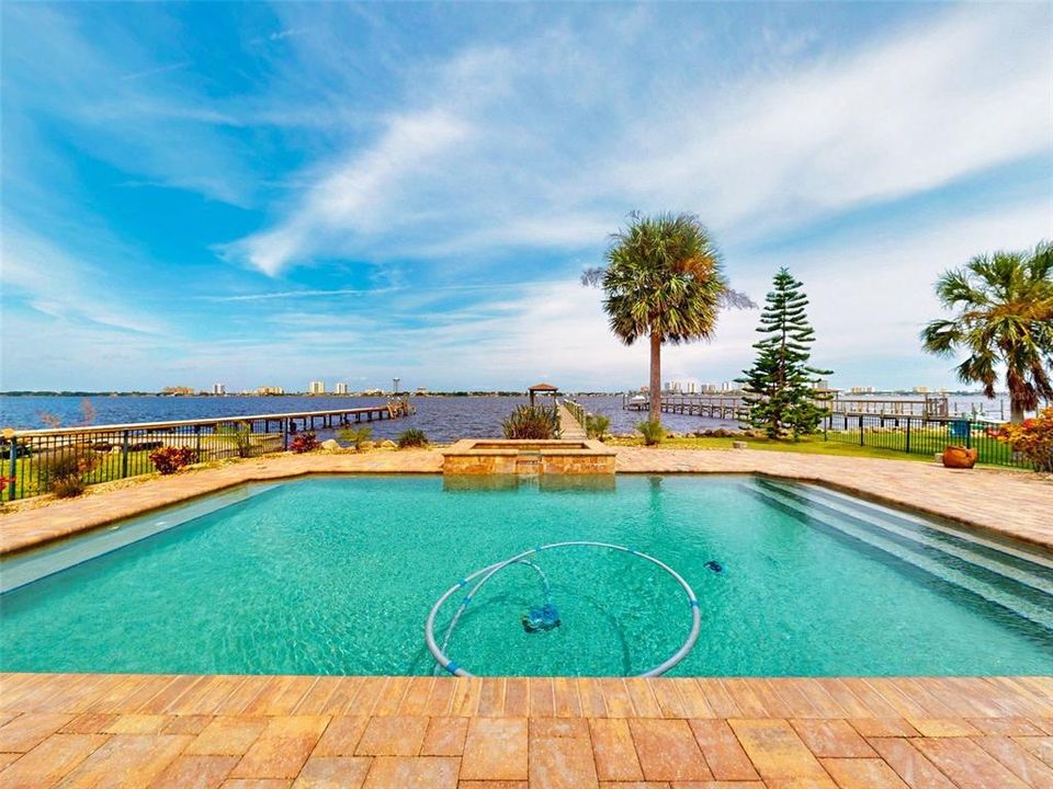 For Sale: $1,595,000 (3 beds, 3 baths, 2605 Square Feet)