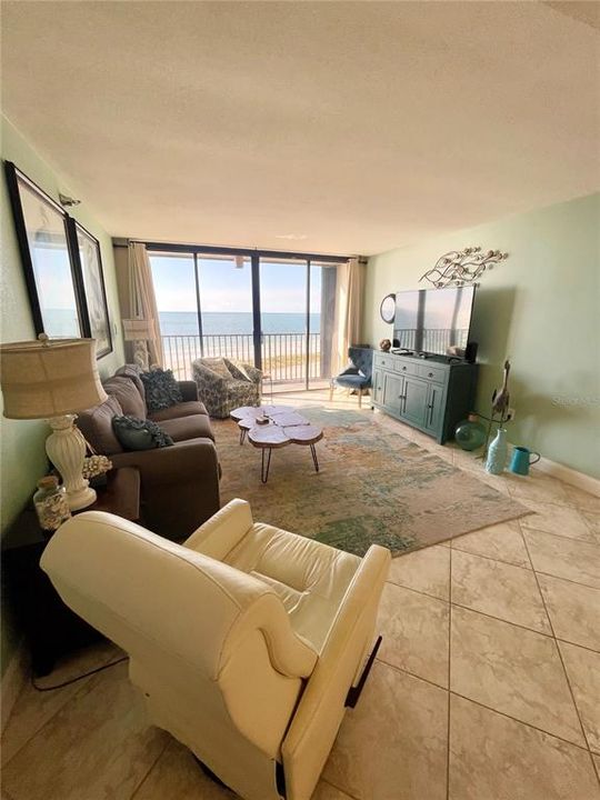 For Rent: $6,500 (2 beds, 2 baths, 1152 Square Feet)