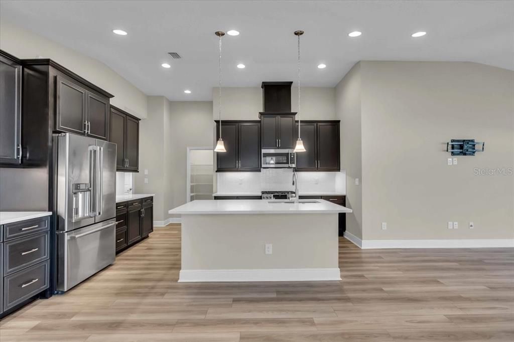 For Rent: $2,495 (3 beds, 2 baths, 1534 Square Feet)