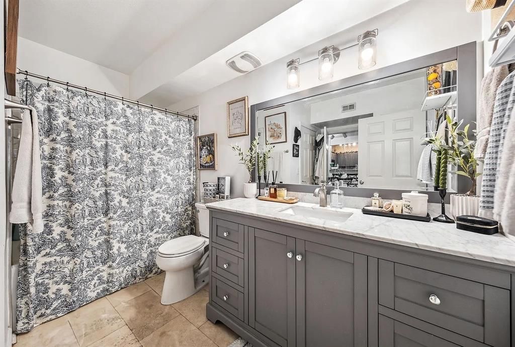 Под контрактом: $1,950 (2 спален, 2 ванн, 1223 Квадратных фут)