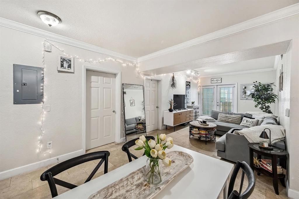 Под контрактом: $1,950 (2 спален, 2 ванн, 1223 Квадратных фут)