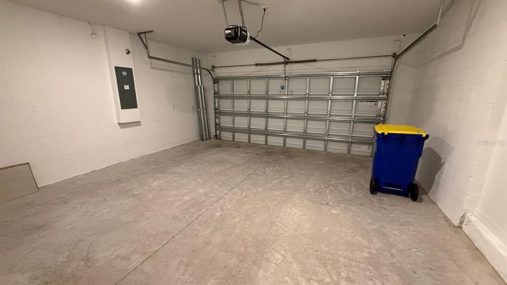 出租: $2,550 (4 贝兹, 3 浴室, 2106 平方英尺)