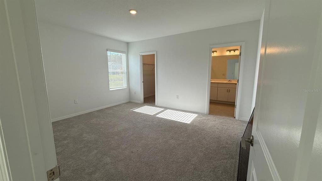 出租: $2,550 (4 贝兹, 3 浴室, 2106 平方英尺)